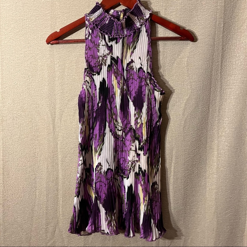 🌞 Abstract High Neck Sleeveless Top